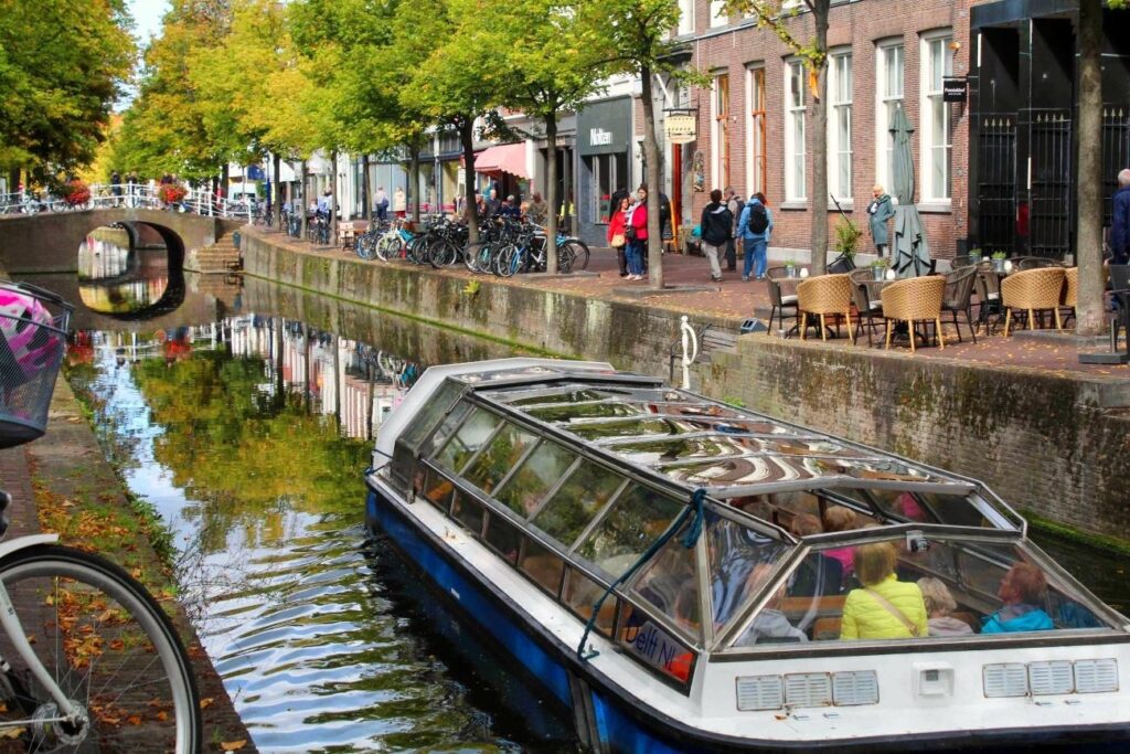 foto do calanl oude em delft