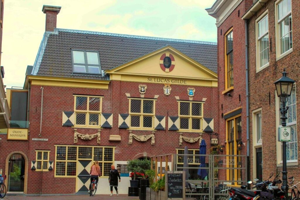 Parte frontal do Vermeer Centrum Delft