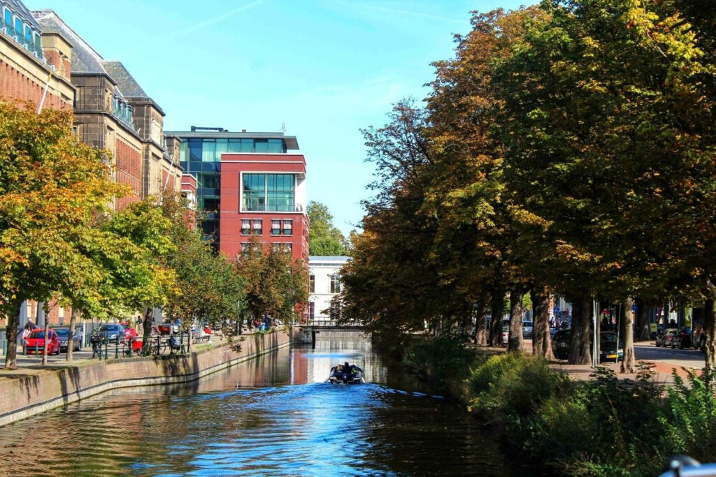 Foto de canal em den haag