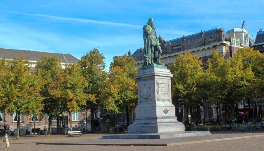 Foto da estatua de Guillermo de Orange em Plein