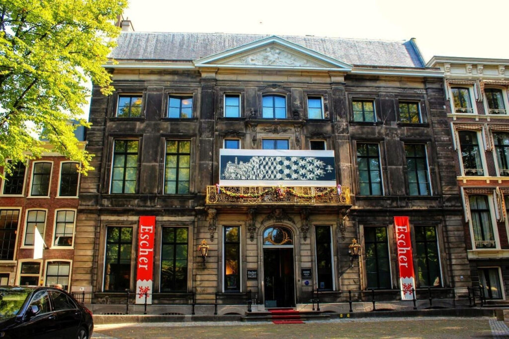 Foto do Museu Escher no Palácio Lange Voorhout